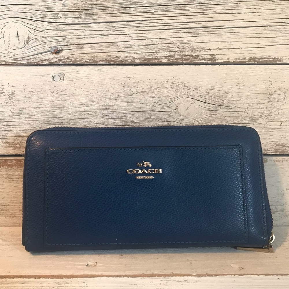 EUC coach wallet